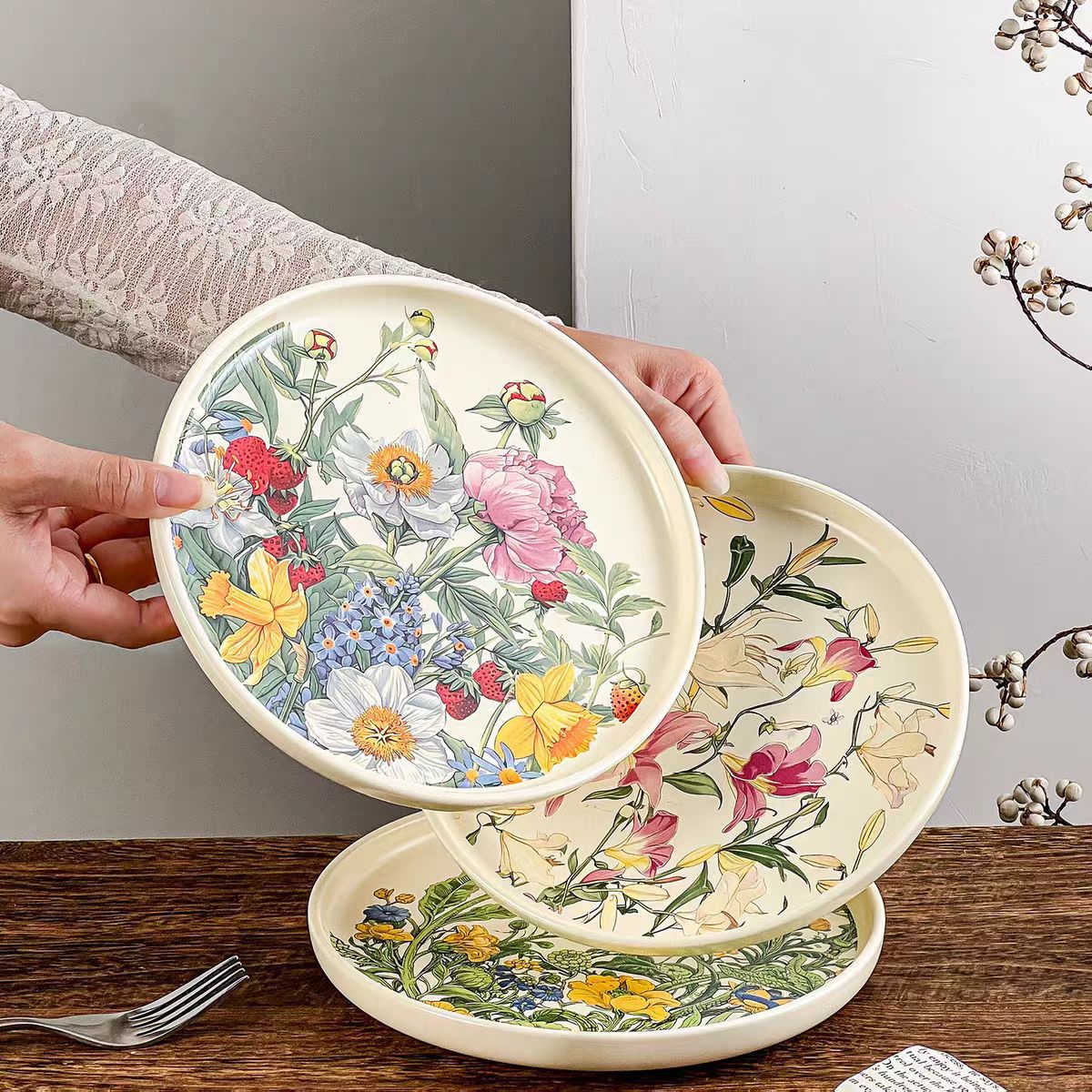 จานเซรามิคลายดอกไม้สุดโรแมนติก - Vintage Collectible Dishes บทวิจารณ์และราคา