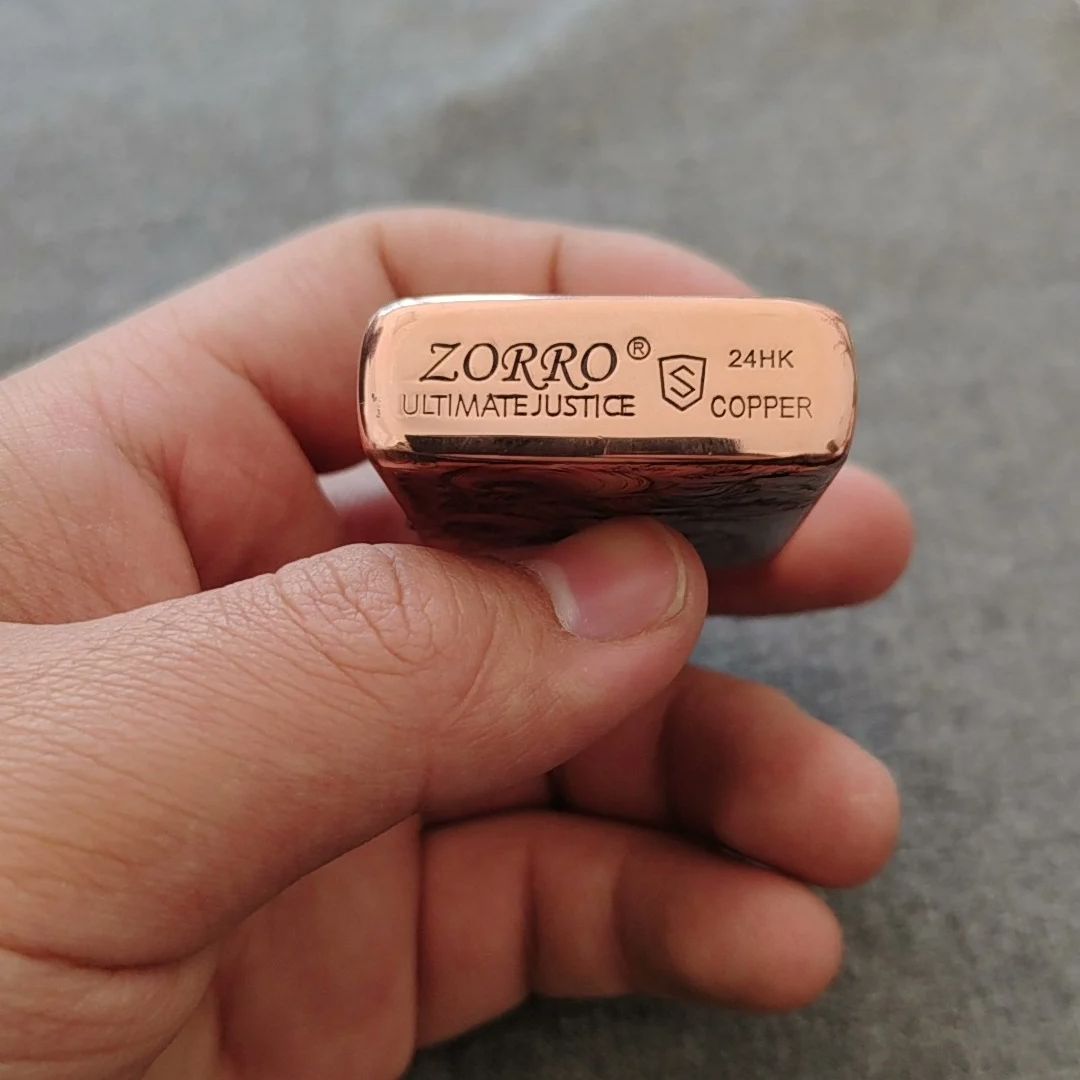 ไฟแช็คทองแดงสีแดงลายนูนรูปแมว  - Vintage Collectible Lighters บทวิจารณ์และราคา