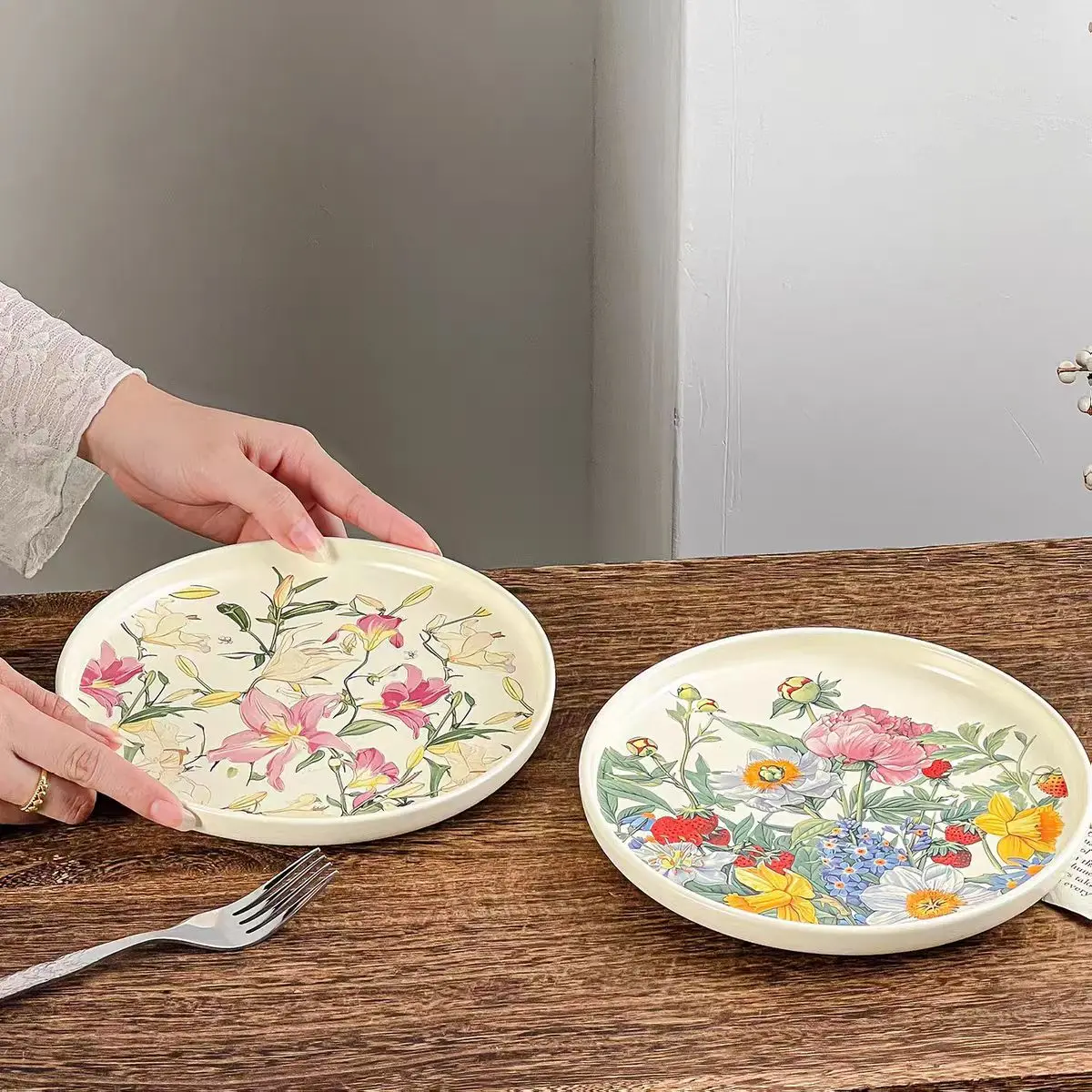 จานเซรามิกลายดอกไม้สุดโรแมนติก - Vintage Collectible Dishes บทวิจารณ์และราคา