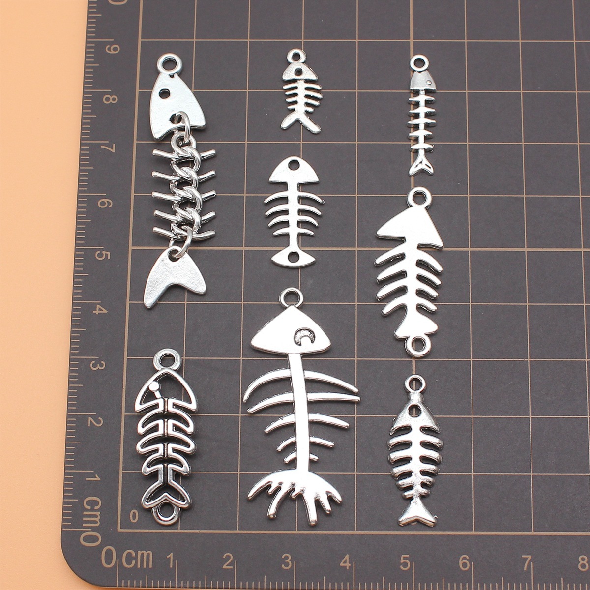 8ชิ้นกระดูกปลาสีเงินโบราณคอลเล - Vintage Collectible Jewelry บทวิจารณ์และราคา
