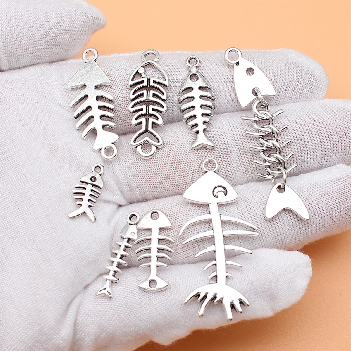 8ชิ้นกระดูกปลาสีเงินโบราณคอลเล - Vintage Collectible Jewelry บทวิจารณ์และราคา